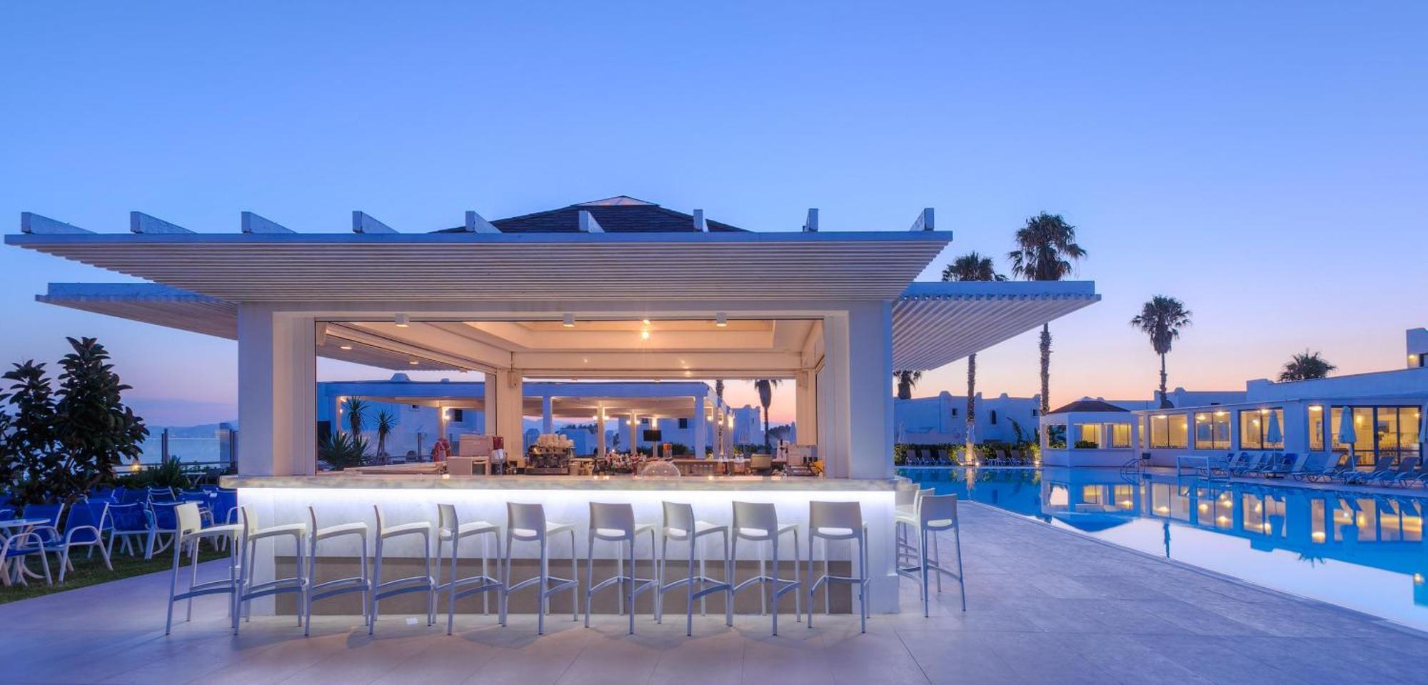 Otel The Aeolos 4*